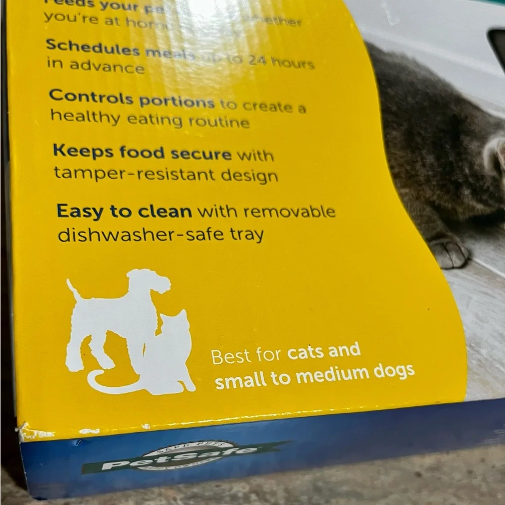 NIB Petsafe Automatic 2 meal pet feeder